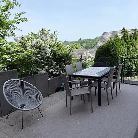 Ruhige Terrasse Taunusblick Aarbergen Apartment